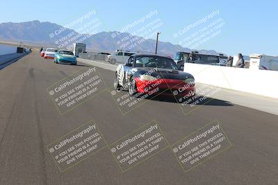 media/Nov-19-2022-Speed Ventures (Sat) [[eb5c8f9508]]/Around the Pits/Pre Grid Race Group/